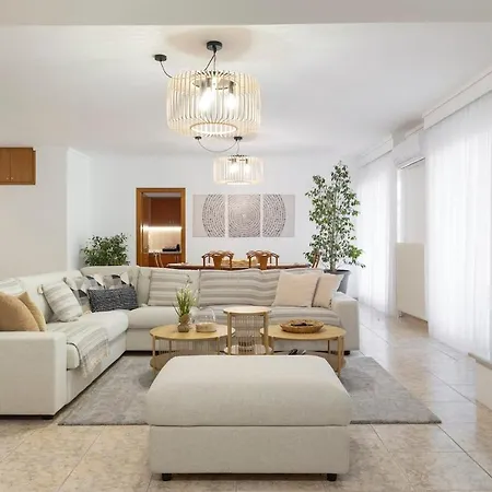Апартамент Sunshine Grand Apartment-metro Station